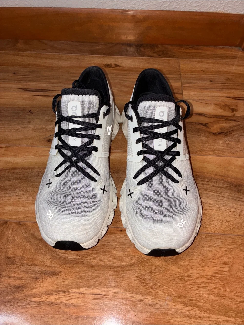 On Cloud X Women’s Athletic Training Shoe Sneakers, white- size 8
